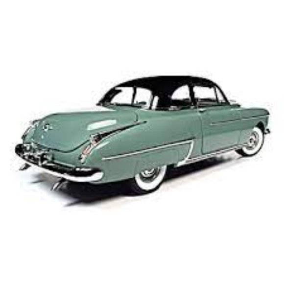 NIB Auto World Die-cast 1:18 1950 Oldsmobile Rocket 88 Alder Green - Picture 6 of 7